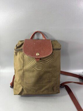 Longchamp Le Pliage Medium Backpack in Green